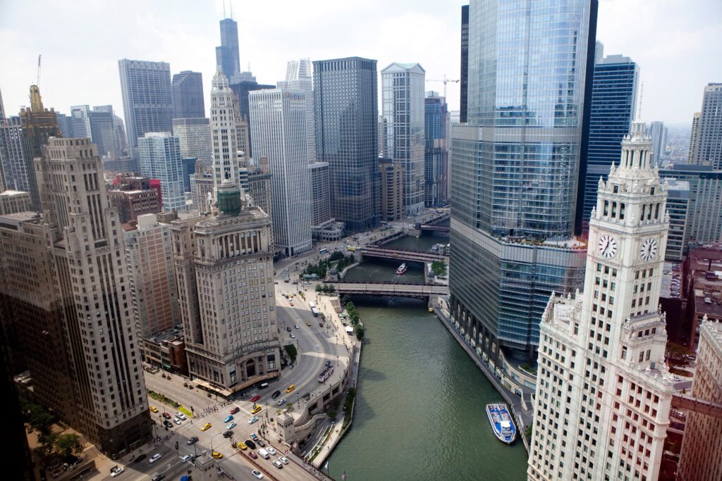 chicago-river-boat-tour-chicago-illinois-lead - The MortgagePoint